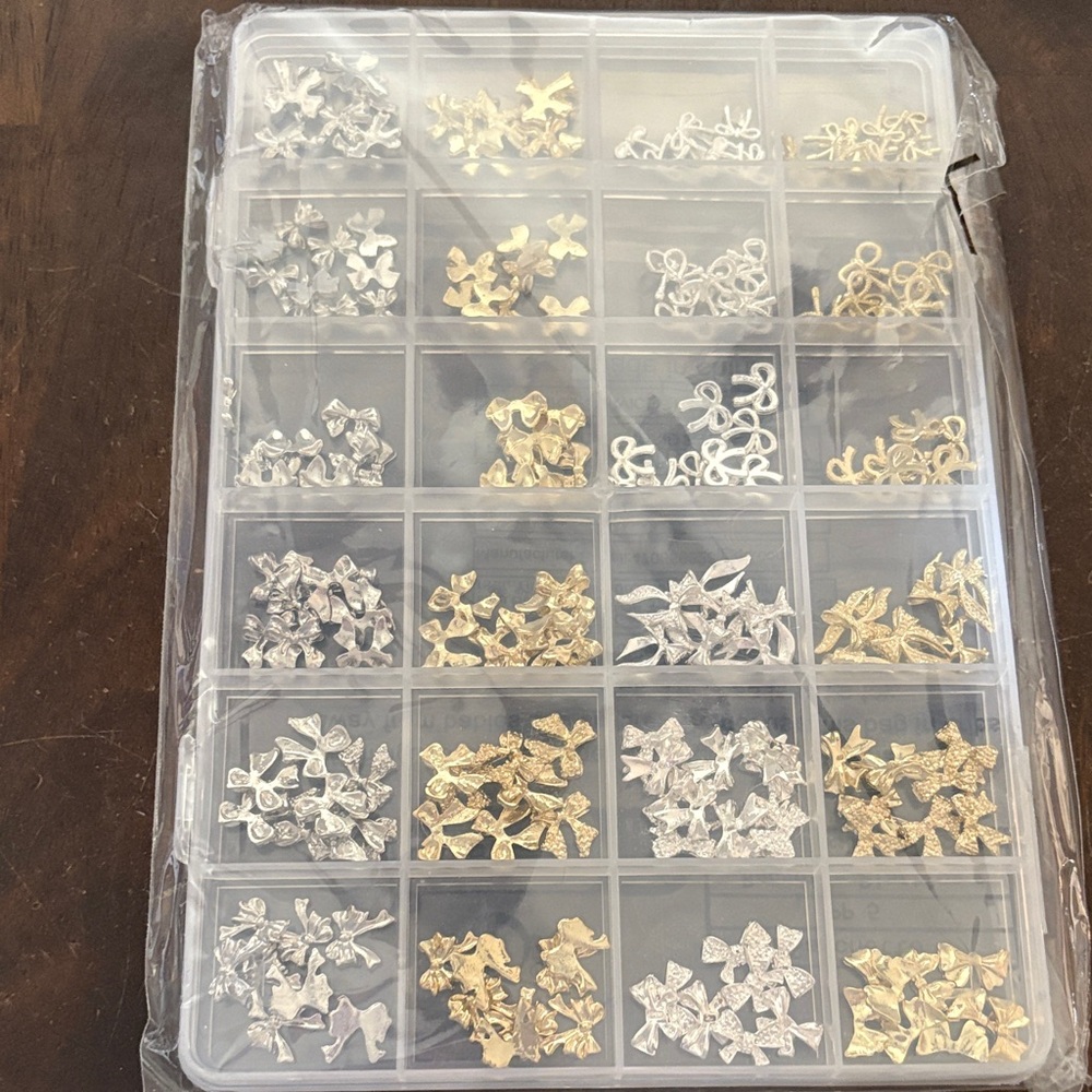Alloy Nail charms gold & silver tone bows